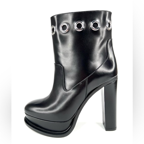 Alexander McQueen Eyelet Detailed Black Leather Platform Heel Boots Size EU 38.5 - Picture 8 of 11